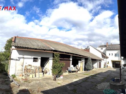 dvur2.jpg | Prodej - dům/vila, 132 m²