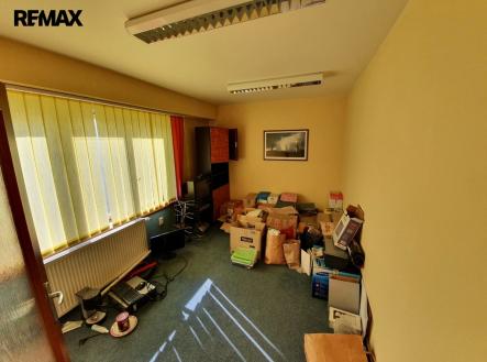 img-20220209-wa0003.jpg | Pronájem - skladovací prostor, 1 500 m²