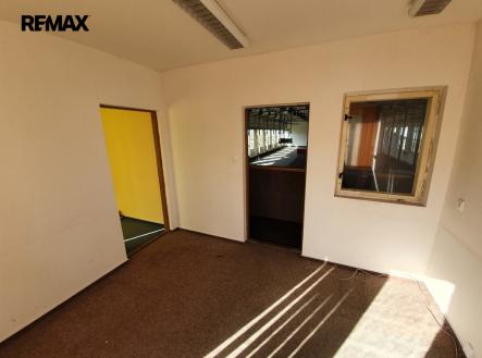 img-20220209-wa0002.jpg | Pronájem - skladovací prostor, 1 500 m²