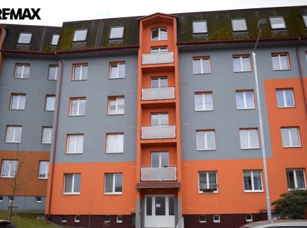 Vstup do domu z ulice | Prodej bytu, 2+1, 55 m²