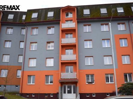 Vstup do domu z ulice | Prodej bytu, 2+1, 55 m²