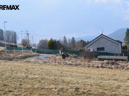 RD a elektř. nad pozemkem | Prodej - pozemek pro bydlení, 3 795 m²