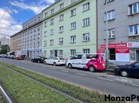 Prodej obchodních prostor,Černokostelecká,Praha Honza Ptáček realitní makléř v Praze(6) | Prodej - obchodní prostor, 60 m²