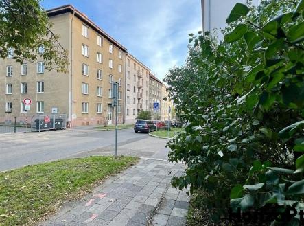 Prodej bytu 3+1,Pod Strojírnami,Praha-Vysočany Honza Ptáček realitní makléř v Praze (9) | Prodej bytu, 3+1, 73 m²