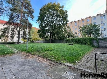 Prodej bytu 3+1,Pod Strojírnami,Praha-Vysočany Honza Ptáček realitní makléř v Praze (10) | Prodej bytu, 3+1, 73 m²