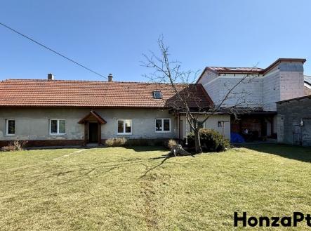 Prodej rodinného domu Strašín, realitní makléř v Praze Honza Ptáček realitní makléř v Pra | Prodej - dům/vila, 126 m²