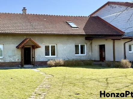 Prodej rodinného domu Strašín, realitní makléř v Praze Honza Ptáček realitní makléř v Pra | Prodej - dům/vila, 126 m²