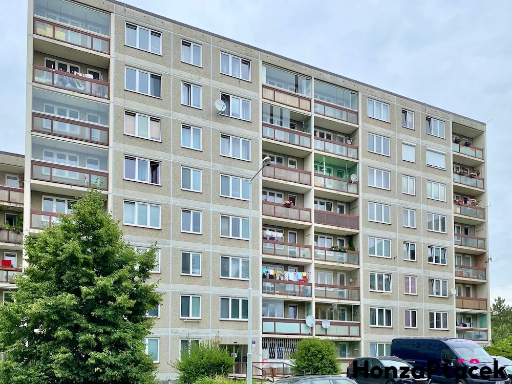 Pronájem bytu Modřany realitní makléř • realitní kancelář • realitní služby nejen v Praze1