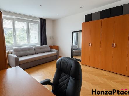 Prodej bytu Choceradská, Záběhlice, Praha, realitní makléř v Praze Honza Ptáček 25 | Prodej bytu, 2+1, 55 m²