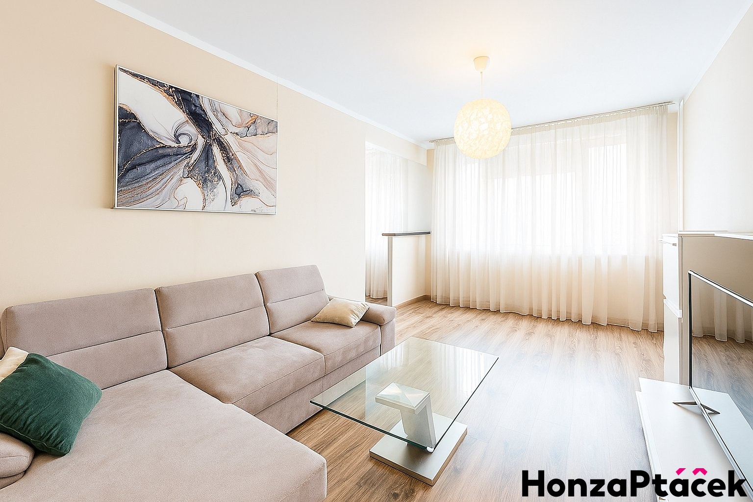 Prodej bytu Bentky nad Jizerou, Praha, realitní makléř v Praze Honza Ptáček 4