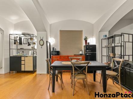 Prodej nebytového prostoru Ditrichova, Joga, Honza Ptáček relitní makléř v Praze, realitní ka | Prodej - komerční objekt, jiný, 66 m²