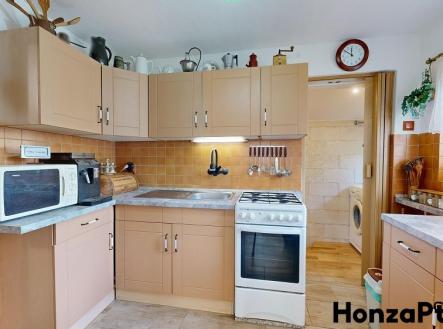 Prodej chaty,Zdiby Honza Ptáček realitní makléř v Praze (3) | Prodej - chata/rekreační objekt, 59 m²