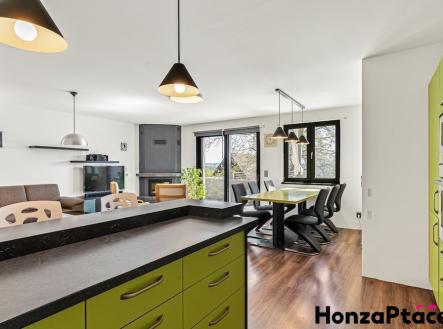Prodej domu, Černé Voděrady, Honza Ptáček realitní makléř v Praze 1 | Prodej - dům/vila, 159 m²