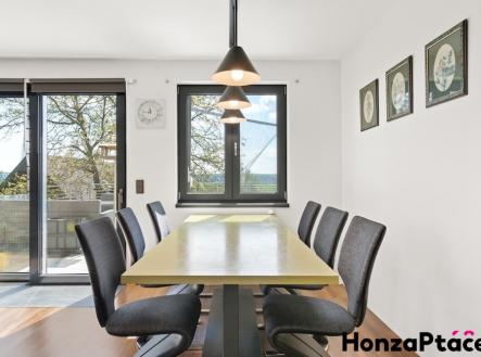 Prodej domu, Černé Voděrady, Honza Ptáček realitní makléř v Praze 2 | Prodej - dům/vila, 159 m²