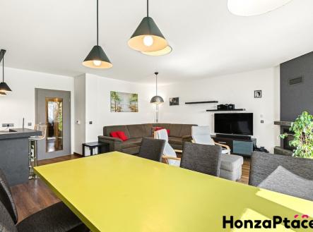 Prodej domu, Černé Voděrady, Honza Ptáček realitní makléř v Praze 3 | Prodej - dům/vila, 159 m²