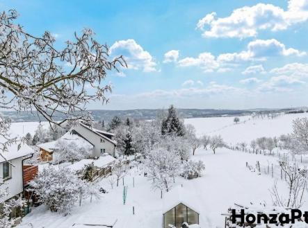Prodej domu, Černé Voděrady, Honza Ptáček realitní makléř v Praze zima6 | Prodej - dům/vila, 159 m²