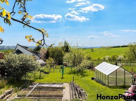 Prodej domu, Černé Voděrady, Honza Ptáček realitní makléř v Praze 17 | Prodej - dům/vila, 159 m²