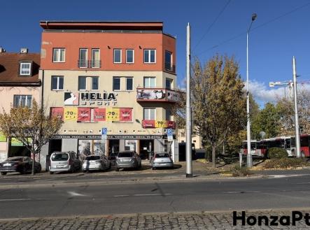 Pronájem obchodních prostor Kobylisy, realitní makléř v Praze, realitní kancelář PRAHA1 | Pronájem - obchodní prostor, 418 m²