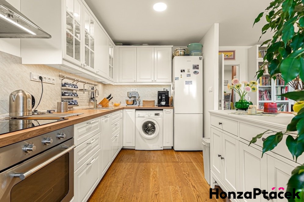 Prodej bytu Třebešovská, Horní počernice, Honza Ptáček - realitní makléř v Praze, realitni