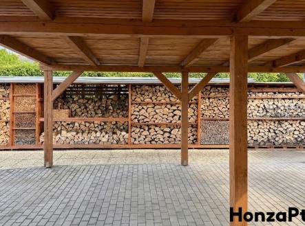 Prodej rodinného domu Předboj, Honza Ptáček realitní makléř v Praze10 | Prodej - dům/vila, 66 m²