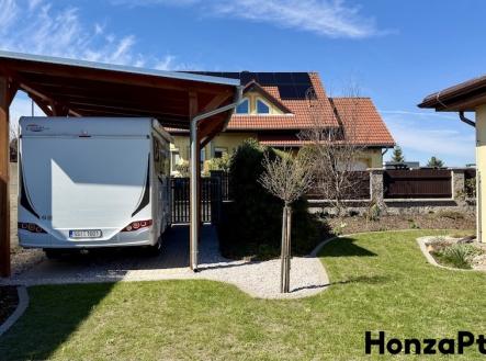 Prodej rodinného domu Předboj, Honza Ptáček realitní makléř v Praze8 | Prodej - dům/vila, 66 m²