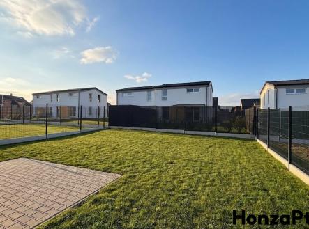 Prodej Rodinného domu v Nehvizdech, Honza Ptáček realitní makléř v Praze5 | Prodej - dům/vila, 96 m²