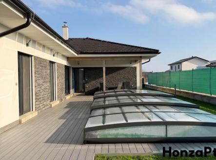 Prodej Rodinného domu Křenice, Honza Ptáček realitní makléř v Praze6 | Prodej - dům/vila, 190 m²