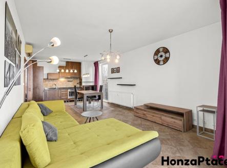 Pronájem bytu v ulici Zubrnická, Praha Prosek, Honza Ptáček realitní makléř v Praze1 | Pronájem bytu, 3+kk, 81 m²