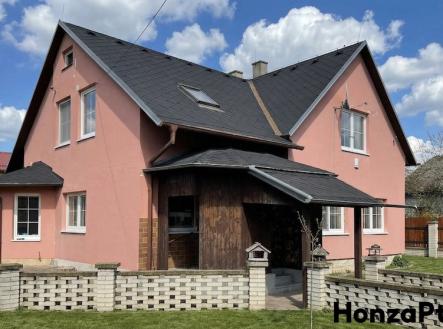 Prodej rodinného domu v Hájku u Uhřiněvsi,  Honza Ptáček realitní makléř v Praze plány dom | Prodej - dům/vila, 219 m²