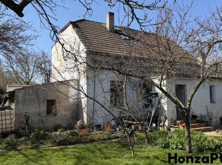 Prodej rodinného domu Choceňská Letňany, Honza Ptáček realitní makléř v Praze8 | Prodej - dům/vila, 134 m²