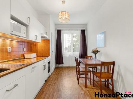 Prodej bytu 2+1, ulice Lvovská Vršovice Praha Honza Ptáček realitní makléř v Praze1 | Prodej bytu, 2+1, 72 m²