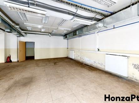 Prodej komerčních prostor, ulice Střížkovská, Praha Honza Ptáček realitní makléř v Praze1 | Prodej - kanceláře, 511 m²