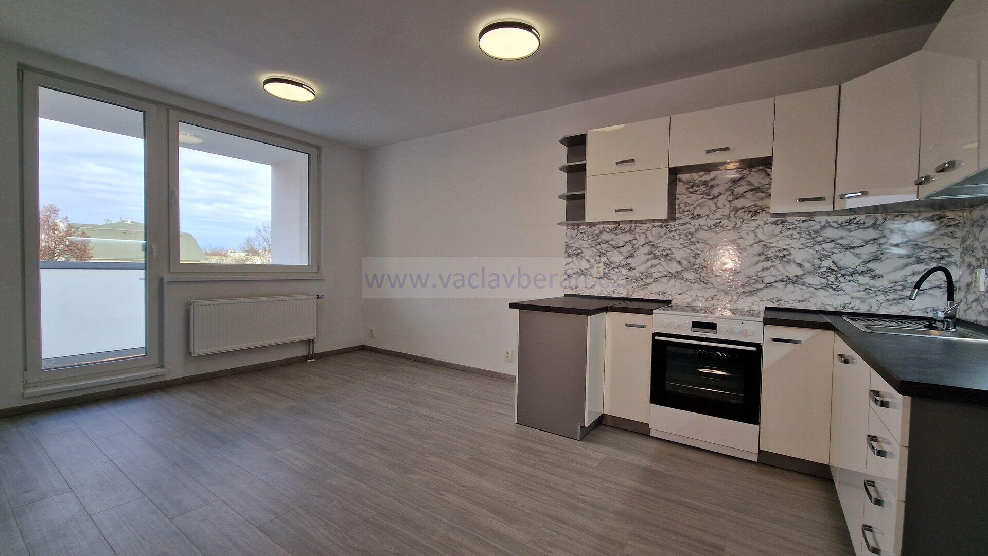 Pronájem 2+kk, lodžie, 45m2, 4.p po kompletní rekonstrukci, Česká Třebová – Trávník 1906