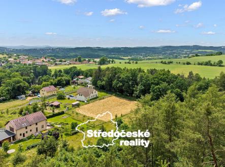 pohled na pozemek  a okolí z dronu | Prodej - pozemek pro bydlení, 2 000 m²