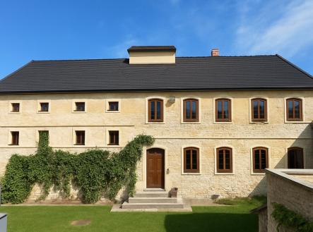 vizualizace možného stavu po opravě fasády | Prodej - dům/vila, 190 m²