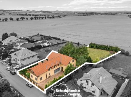 letecký pohled na dům a pozemek | Prodej - dům/vila, 290 m²