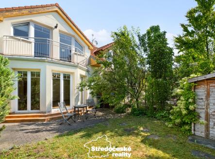 pohled na dům od zahrady | Prodej - dům/vila, 110 m²