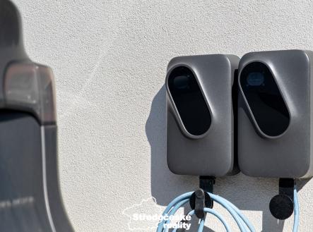 elektro zásuvka pro auto | Prodej - dům/vila, 240 m²