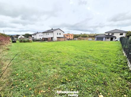 Pohled ze zadní strany | Prodej - pozemek pro bydlení, 849 m²