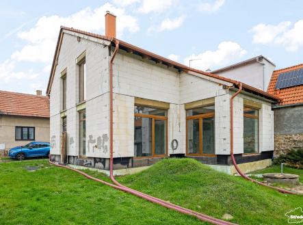 pohled na RD - aktuální stav  | Prodej - dům/vila, 144 m²