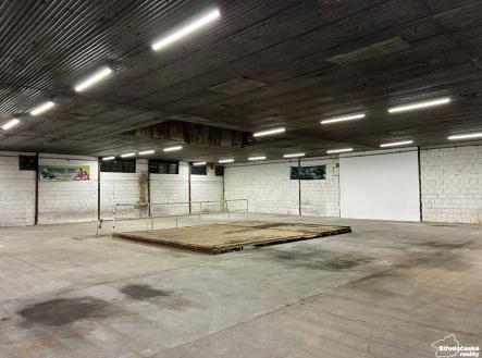 PHOTO-2026-04-20-15-52-052 | Pronájem - komerční objekt, sklad, 1 244 m²