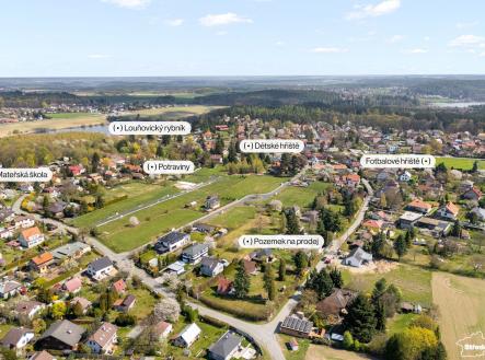 pozemek_prodej_Louňovice_pohled na pozemek_dron11 | Prodej - pozemek pro bydlení, 3 004 m²