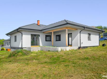 pohled na RD  | Prodej - dům/vila, 157 m²