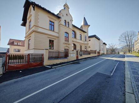 Obrázek k zakázce č.: 697636 | Prodej - dům/vila, 542 m²