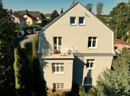 pohled ze severu | Prodej - dům/vila, 210 m²