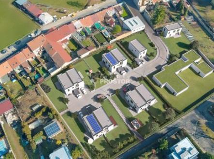 Celkový pohled | Prodej - dům/vila, 131 m²