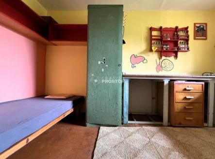 část jidelní koutu se spací částí  | Prodej - chata/rekreační objekt, 44 m²