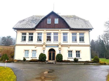 pohled na dům z ulice | Prodej bytu, 2+kk, 49 m²