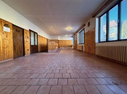 Fotka 3 | Prodej - komerční objekt, administrativní budova, 861 m²