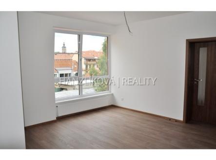 Pronájem bytu, 2+kk, 40 m² obrázek